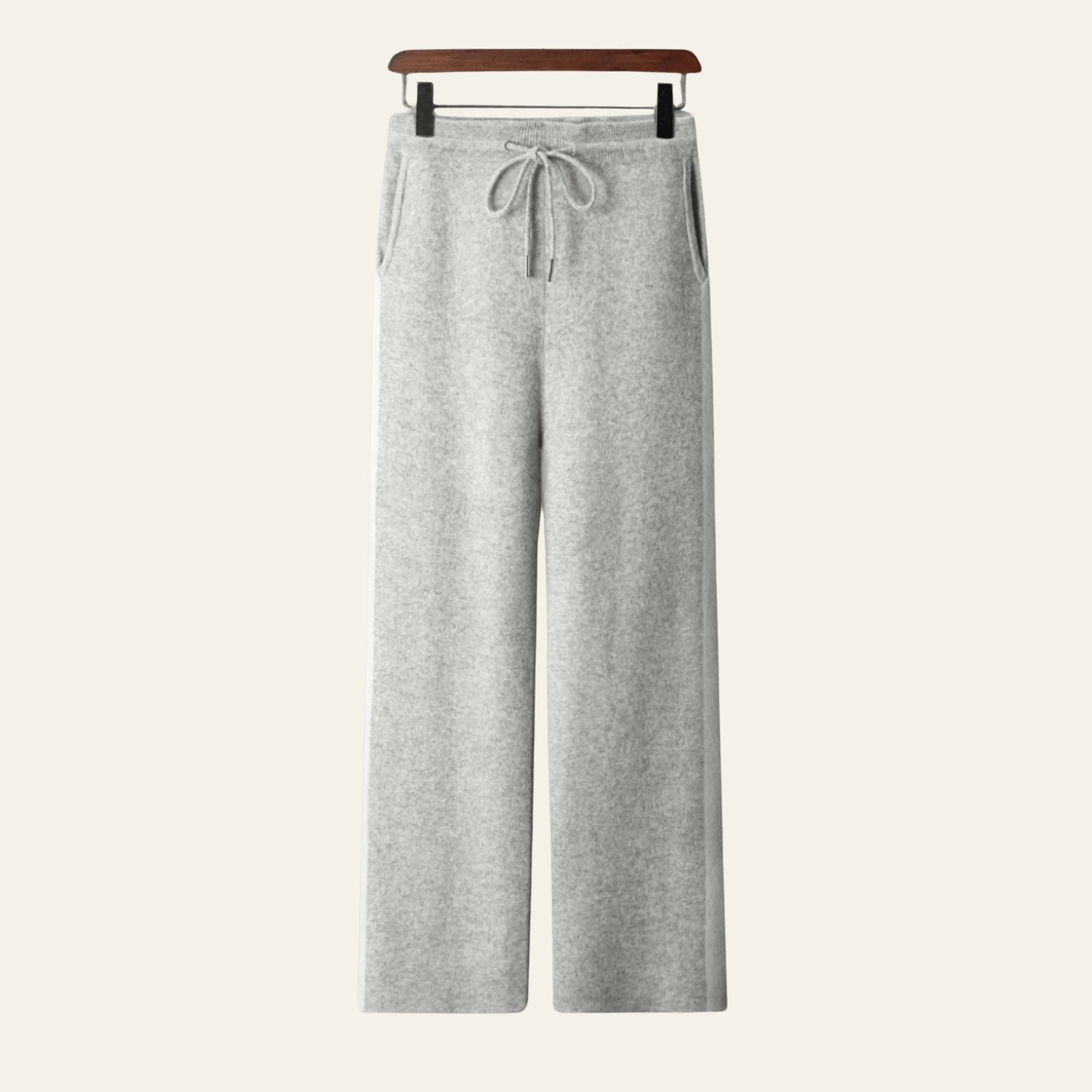 Le pantalon droit rayé en laine mérinos de Marseille