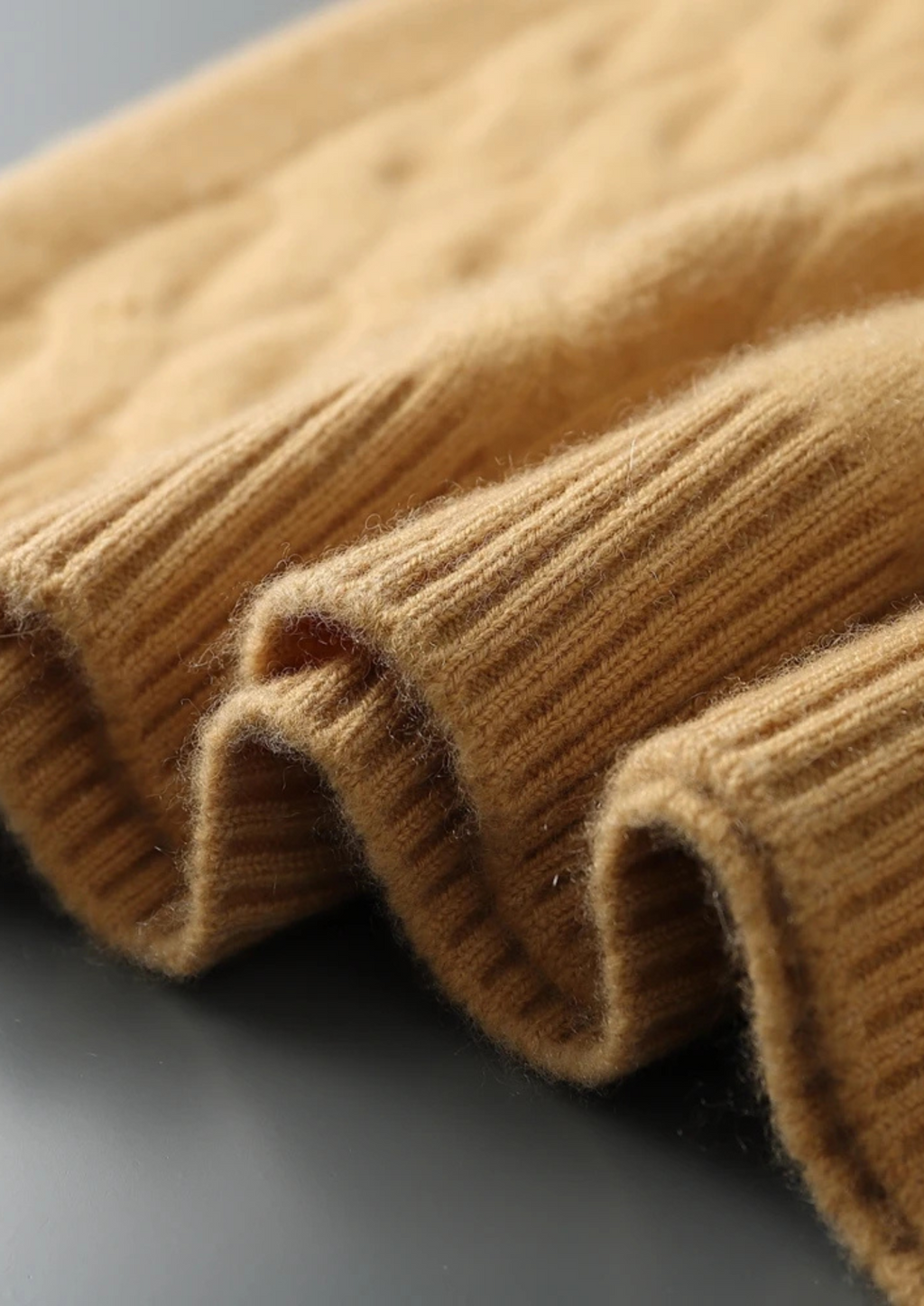 PULL RAS-DU-COU EN MAILLE CÂBLÉE NOBA
