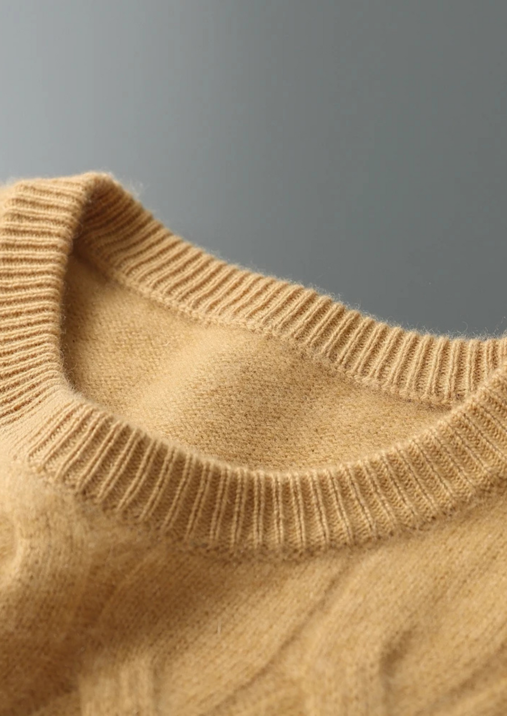 PULL RAS-DU-COU EN MAILLE CÂBLÉE NOBA