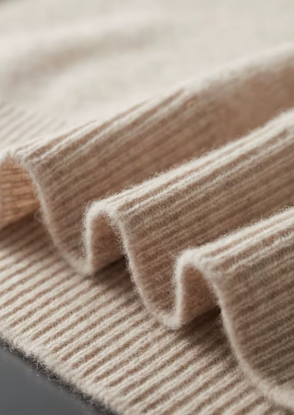 SWEAT À CAPUCHE BOUTONNÉ EN LAINE NOBA