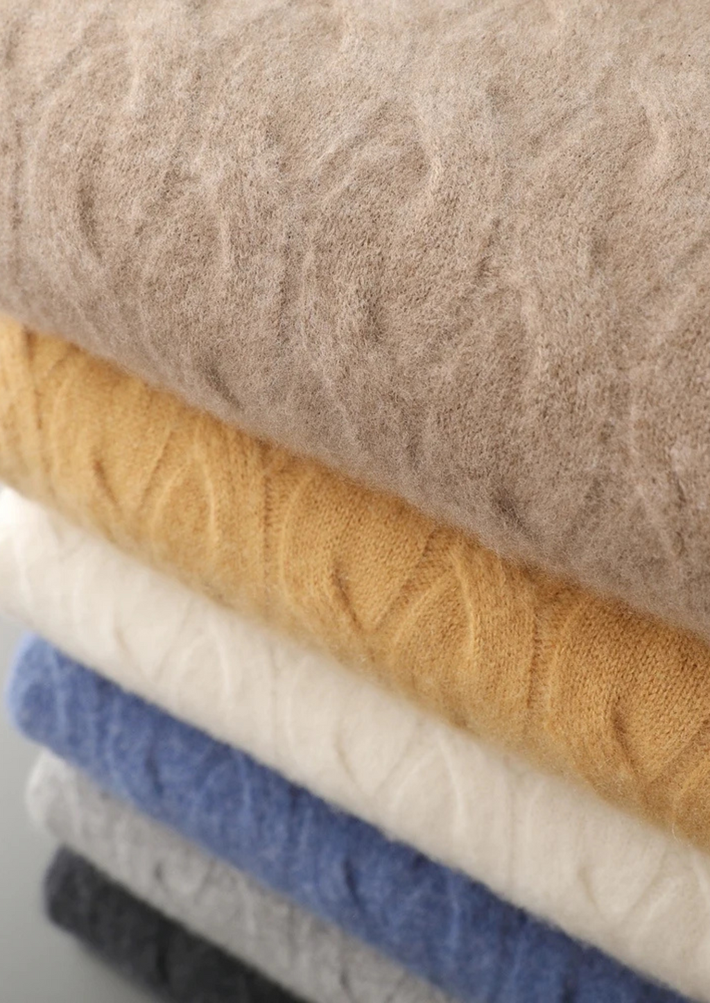 PULL RAS-DU-COU EN MAILLE CÂBLÉE NOBA