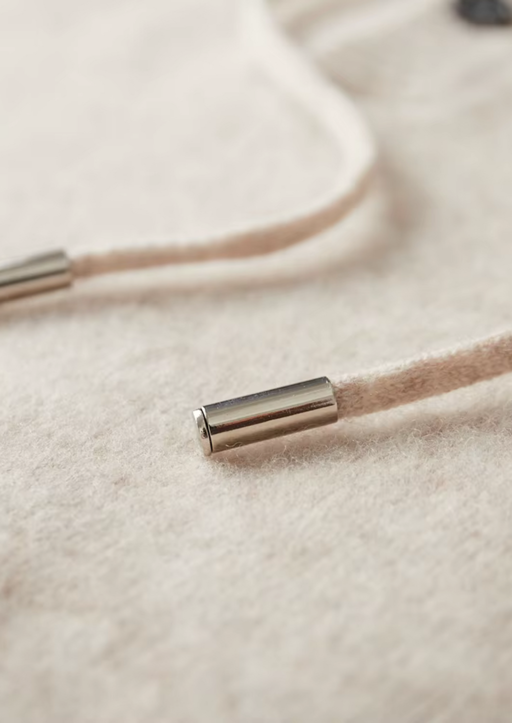 SWEAT À CAPUCHE BOUTONNÉ EN LAINE NOBA